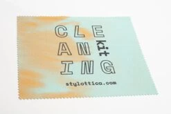 Kit Pulizia Occhiali STYLOTTICA Spray Con 1 Panno In Microfibra. -Occhiali Alla Moda kit pulizia occhiali superottik spray con 2 panni 3