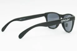 Occhiale Da Sole Junior OAKLEY Frogskins Xs OJ9006-0153 -Occhiali Alla Moda occhiale da sole junior oakley frogskins xs oj9006 0153 3